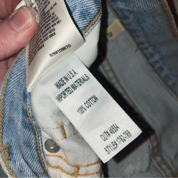 COH - Charlotte Crop - 29 - Picture 3 of 16